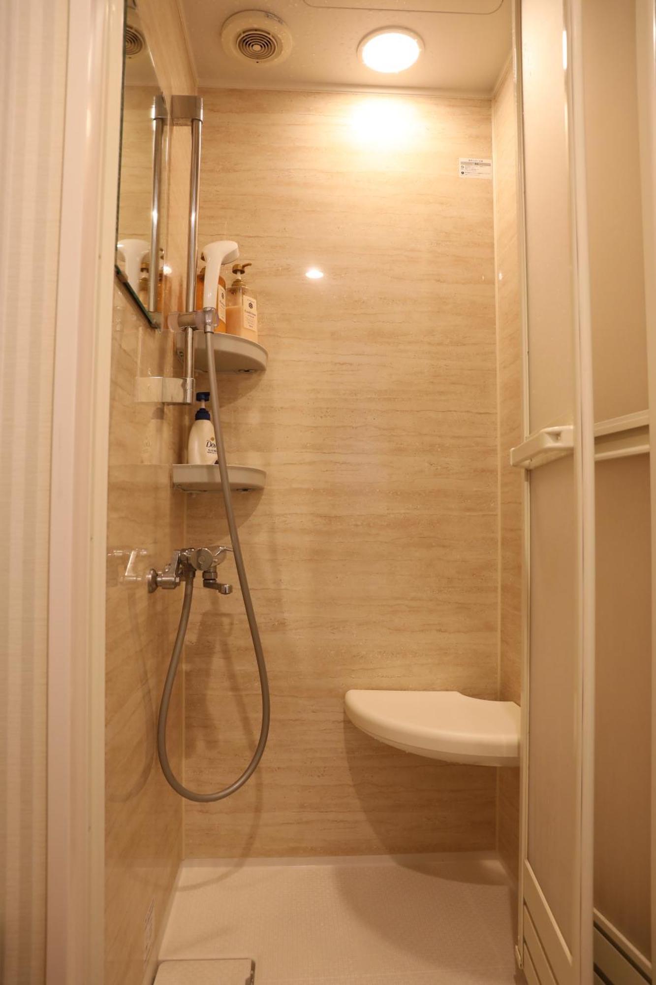 Guesthouse Yours Οσάκα Εξωτερικό φωτογραφία